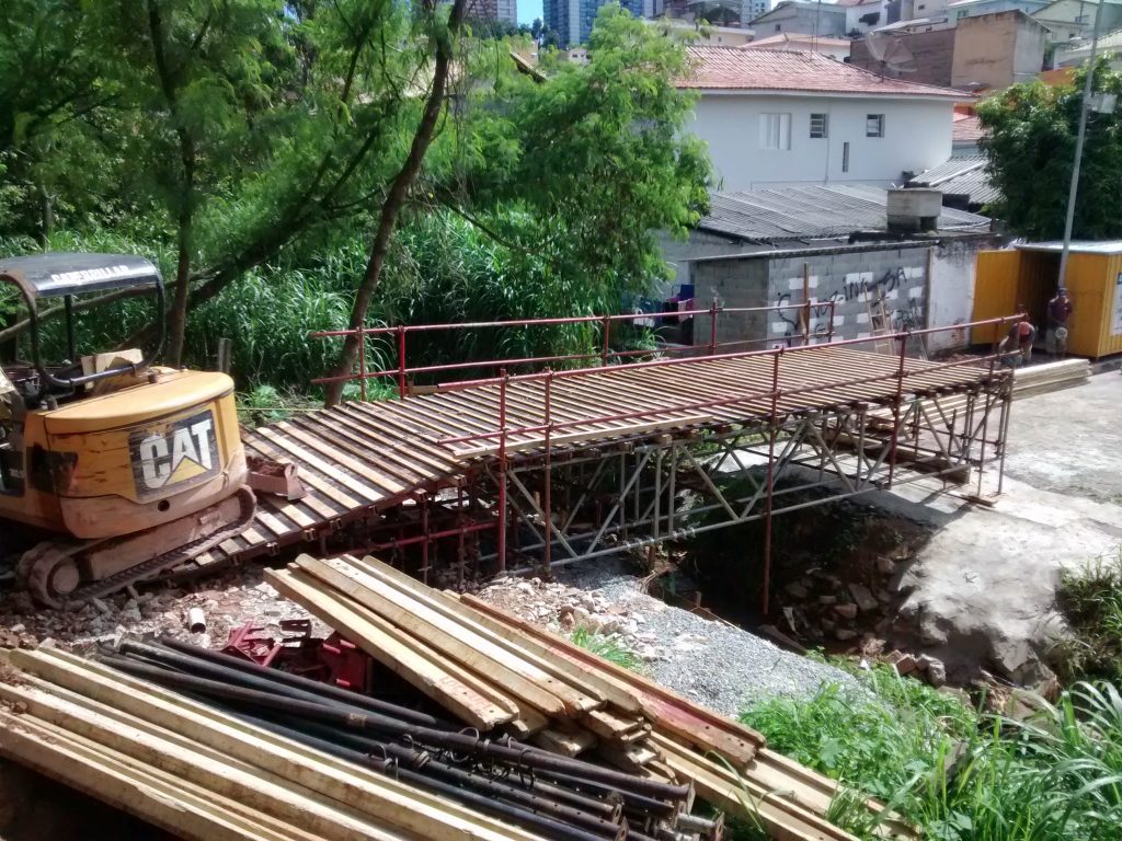 ORGUEL - Morumbi, São Paulo - Passarela de Tubo Roll